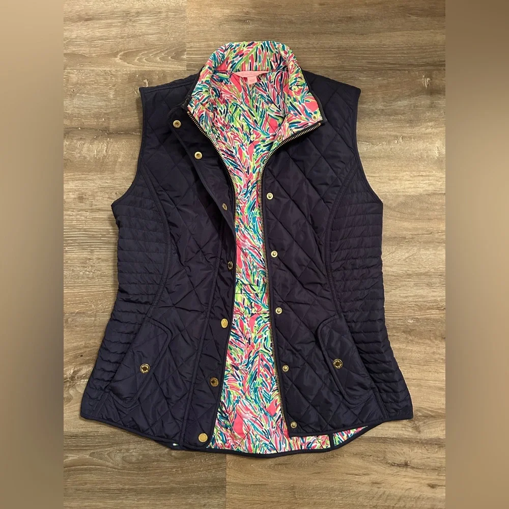 Lilly Pulitzer navy quilted vest - Picture 2 of 13